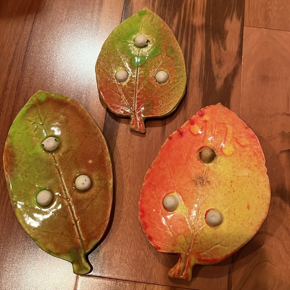 Beautiful Handmade Ceramic Leaves - Picture 3 of 4